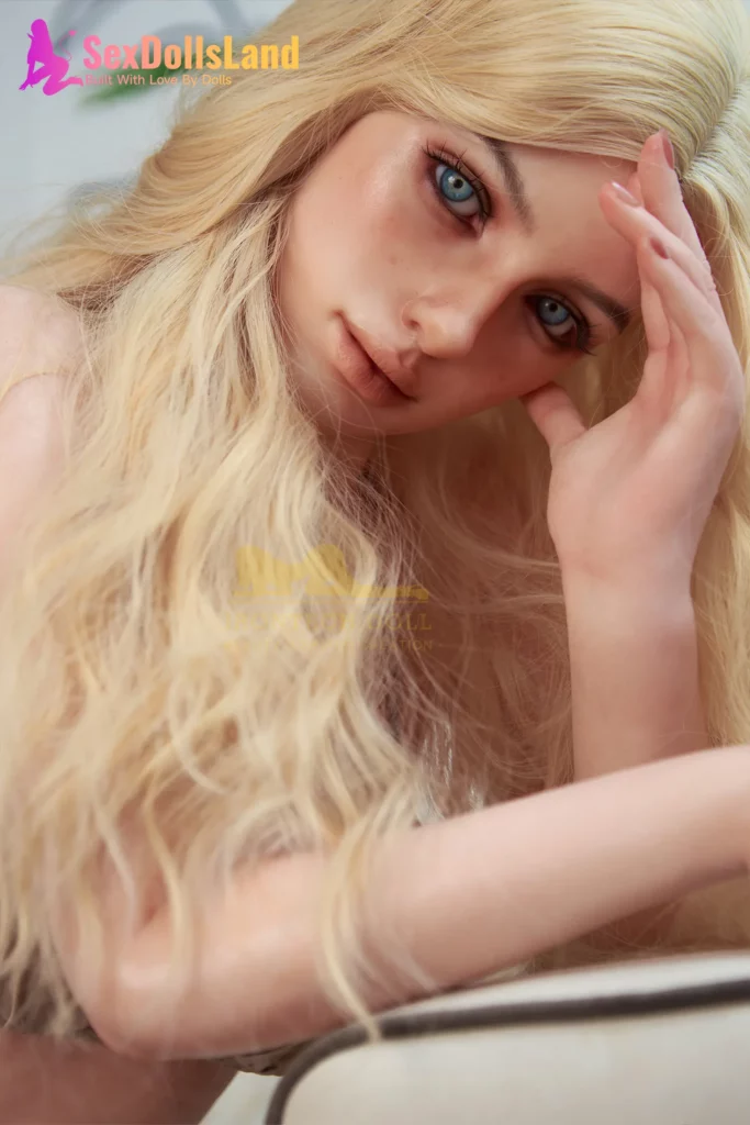 flat chest sex doll