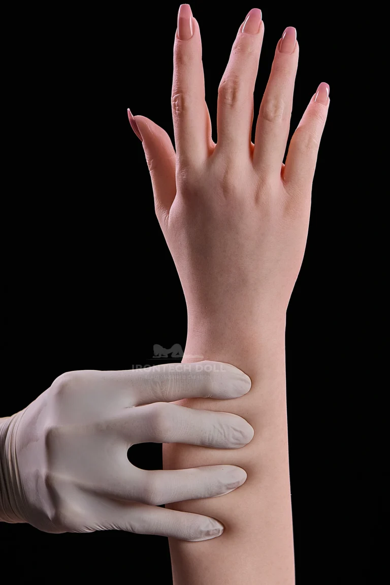 Irontech Doll Hard Hands & Feet Upgrade (26)