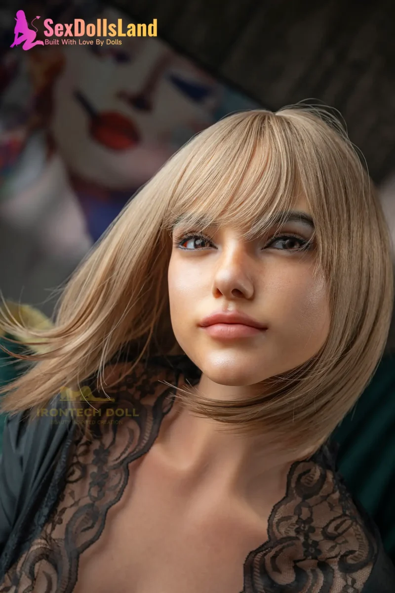 Irontech Doll 153cm Vivian